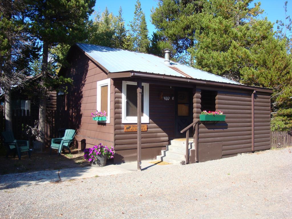 Yellowstone Wildlife Cabins West Yellowstone Exterior photo