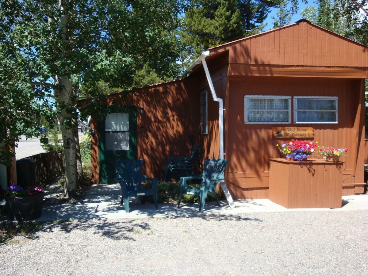 Yellowstone Wildlife Cabins West Yellowstone Exterior photo